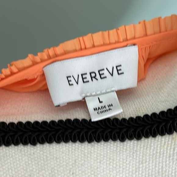 Evereve Brynlee Smocked Satin Top - Picture 13 of 14